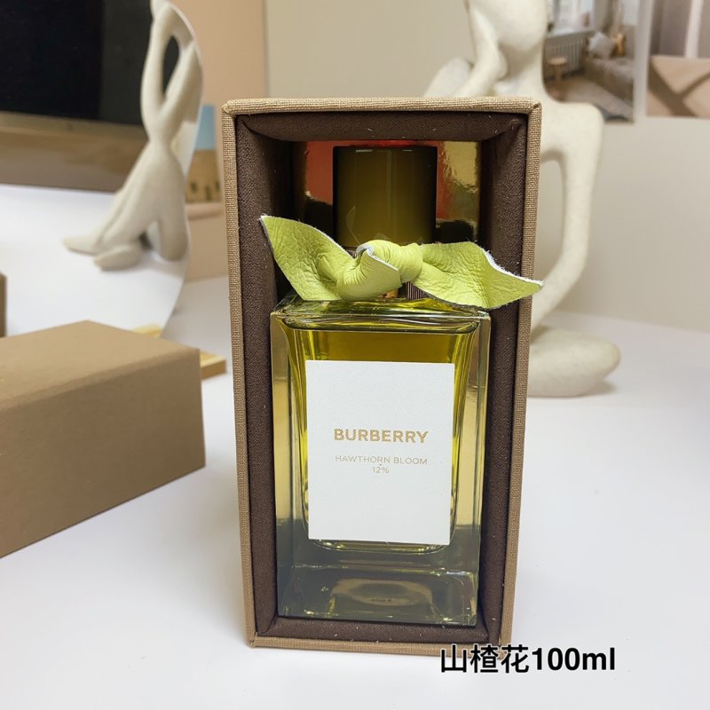 Burberry Hawthorn Bloom Eau de Parfum 100ml view