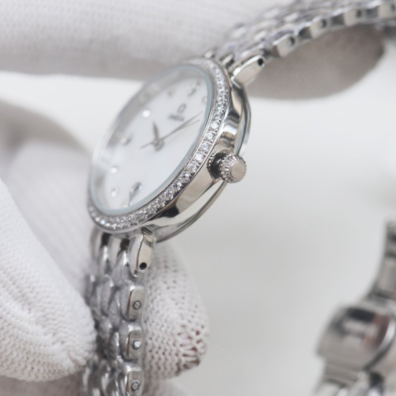 Omega Women's Silver Quartz Watch 28mm view
