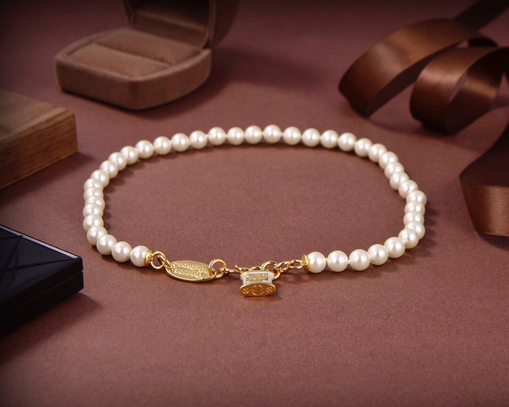 Vivienne Westwood Saturn Pearl Necklace Gold view