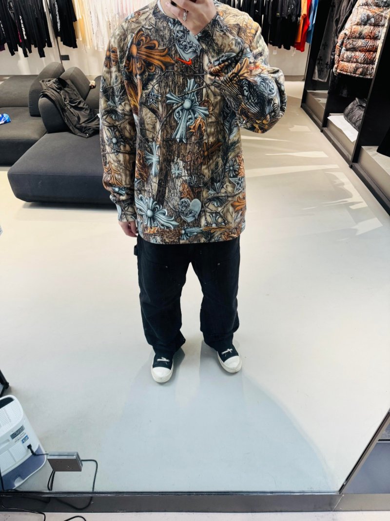Baroque Gold & Black Ornamental Long Sleeve Tee view