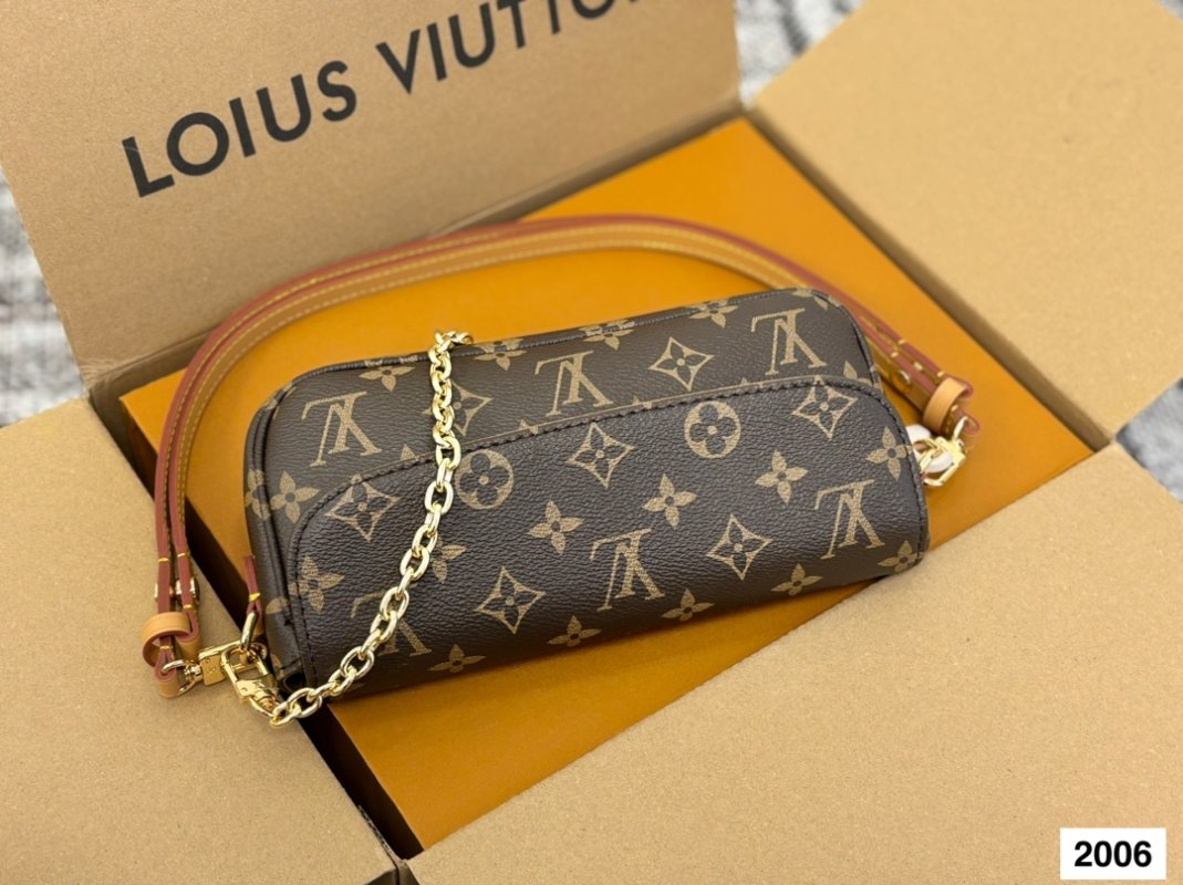 Louis Vuitton Ivy WOC Monogram Canvas Shoulder Bag view