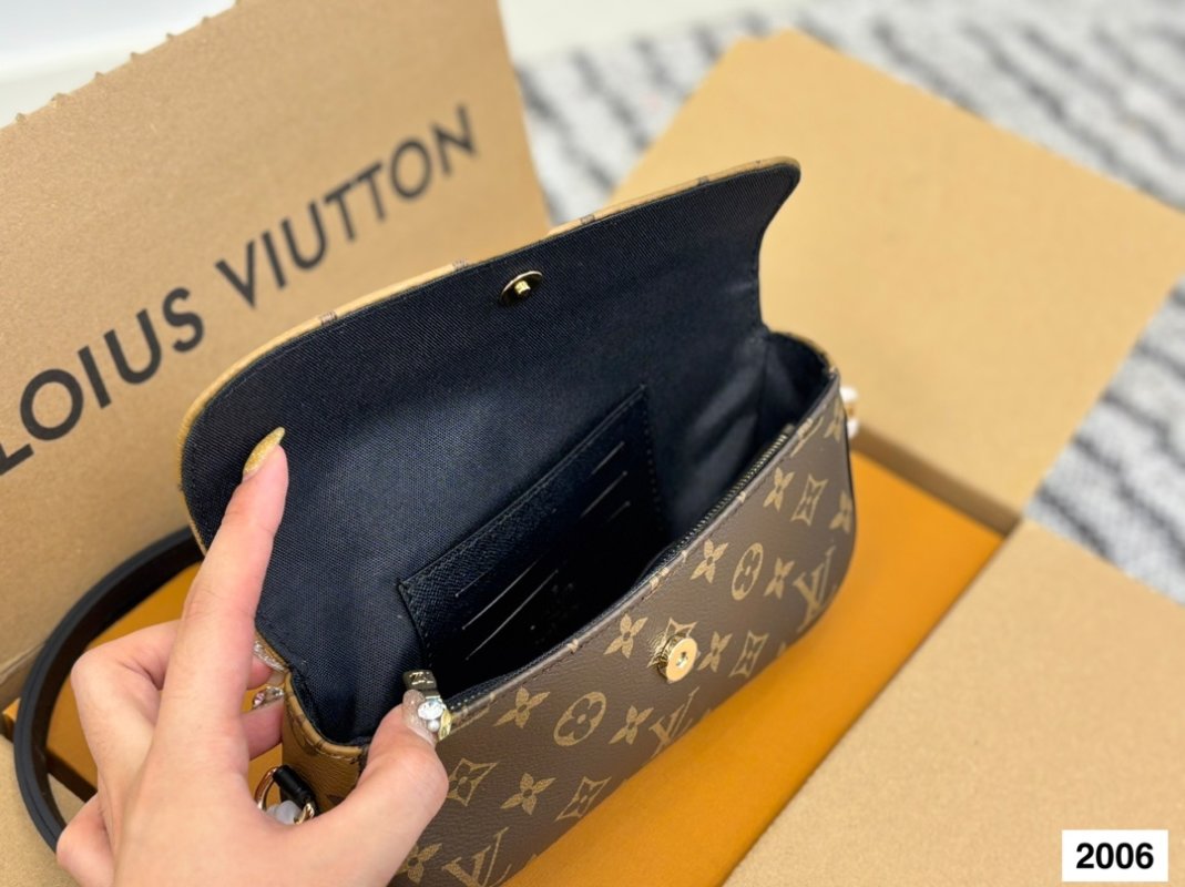 Louis Vuitton Ivy WOC Monogram Canvas Shoulder Bag view