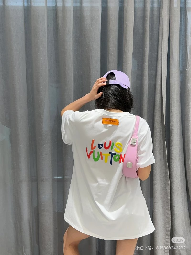 Louis Vuitton LV Red Logo Printed Short Sleeve T-Shirt White view