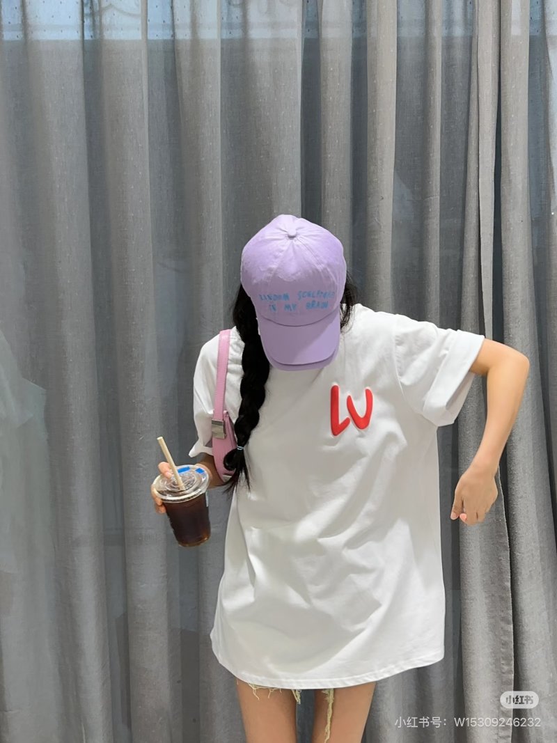 Louis Vuitton LV Red Logo Printed Short Sleeve T-Shirt White view