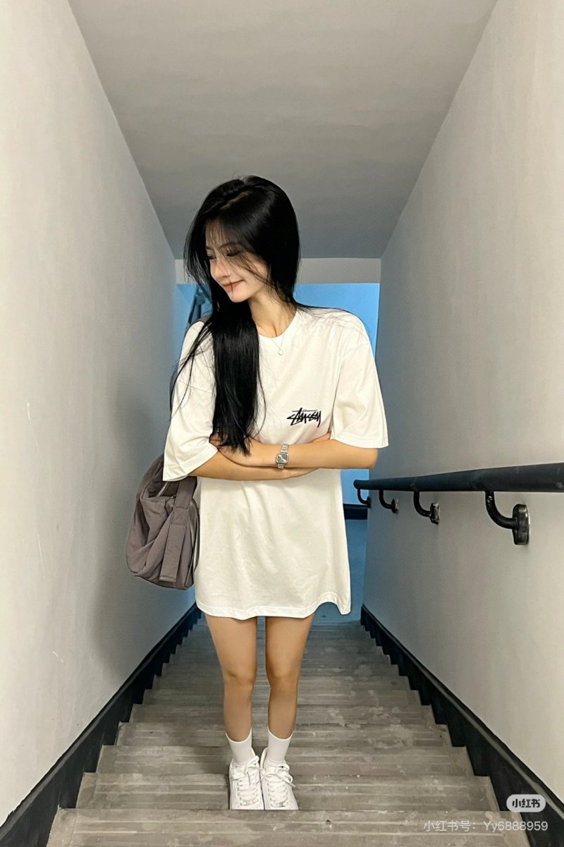 Stüssy Logo Oversized Cream T-Shirt