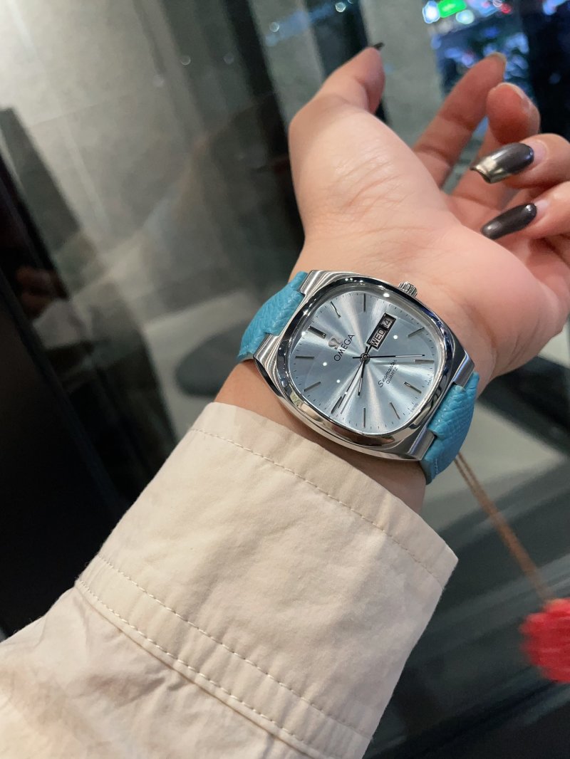Omega Seamaster Aqua Dial Day-Date Watch view