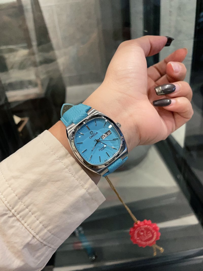 Omega Seamaster Aqua Dial Day-Date Watch view
