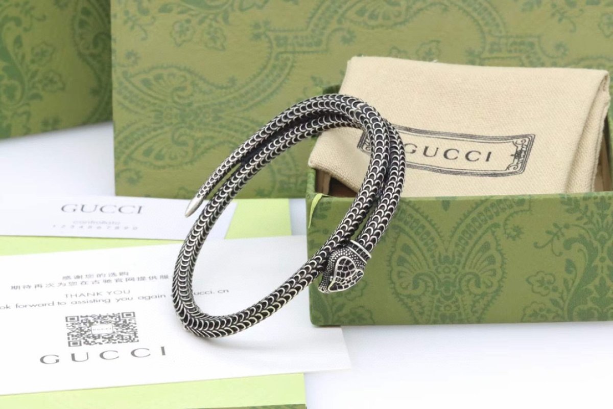 Gucci Garden Snake Head Silver Bracelet Unisex view