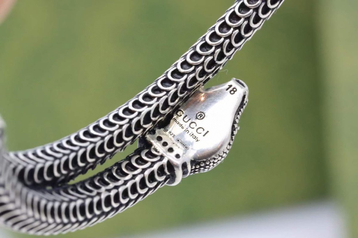 Gucci Garden Snake Head Silver Bracelet Unisex view