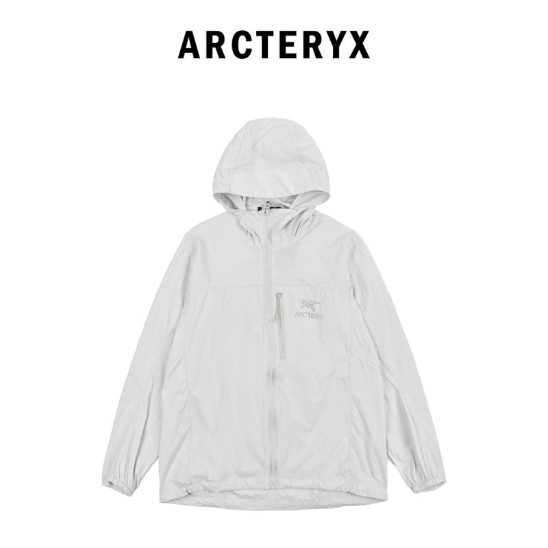Burberry White Lightweight Sun-Protection Jacket