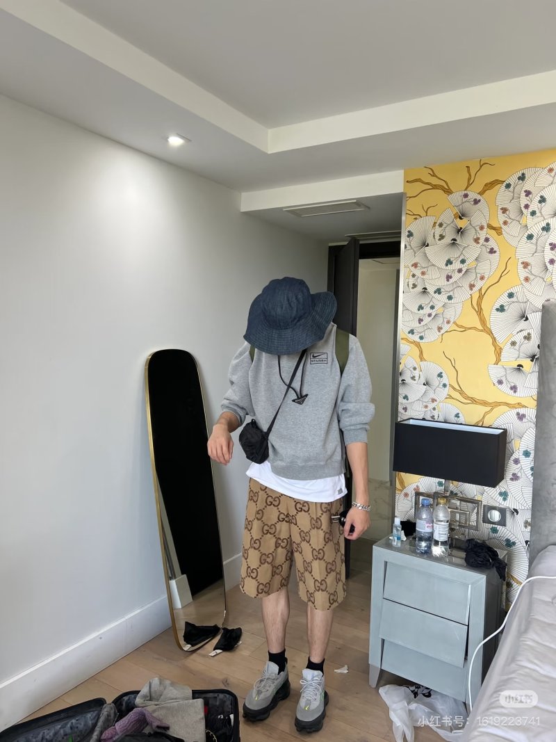 Gucci GG Monogram Beige Shorts view
