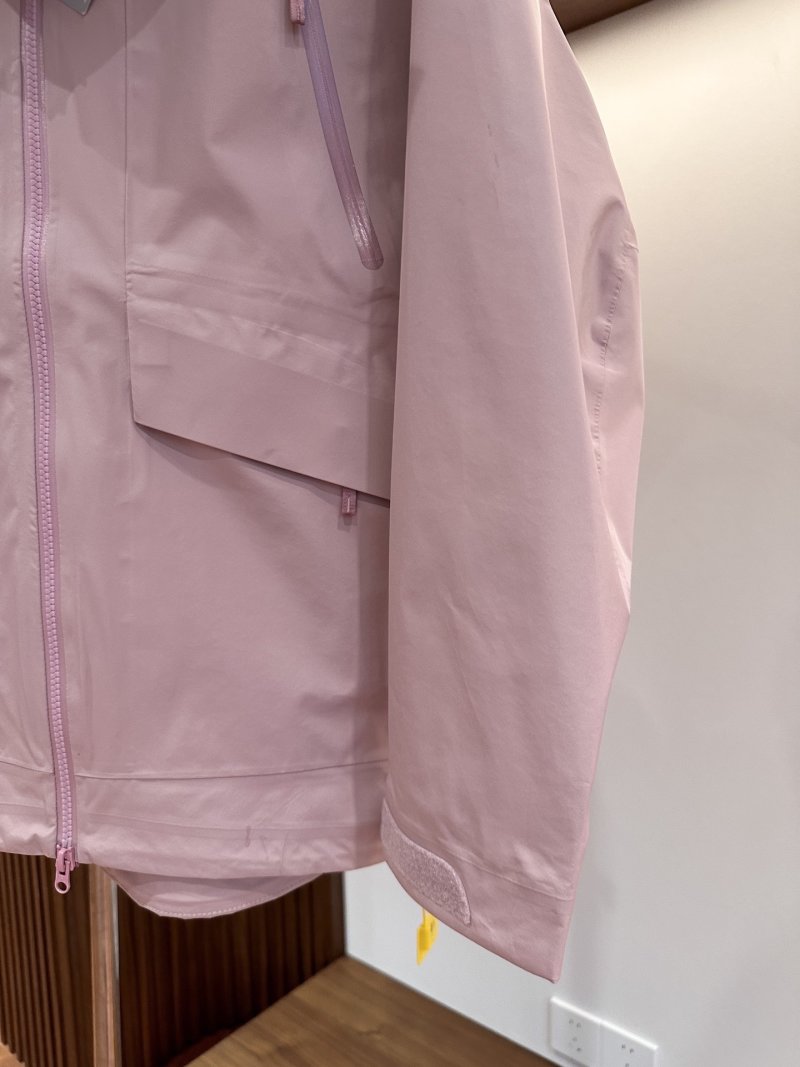 The North Face Shell Windbreaker Jacket Lavender view