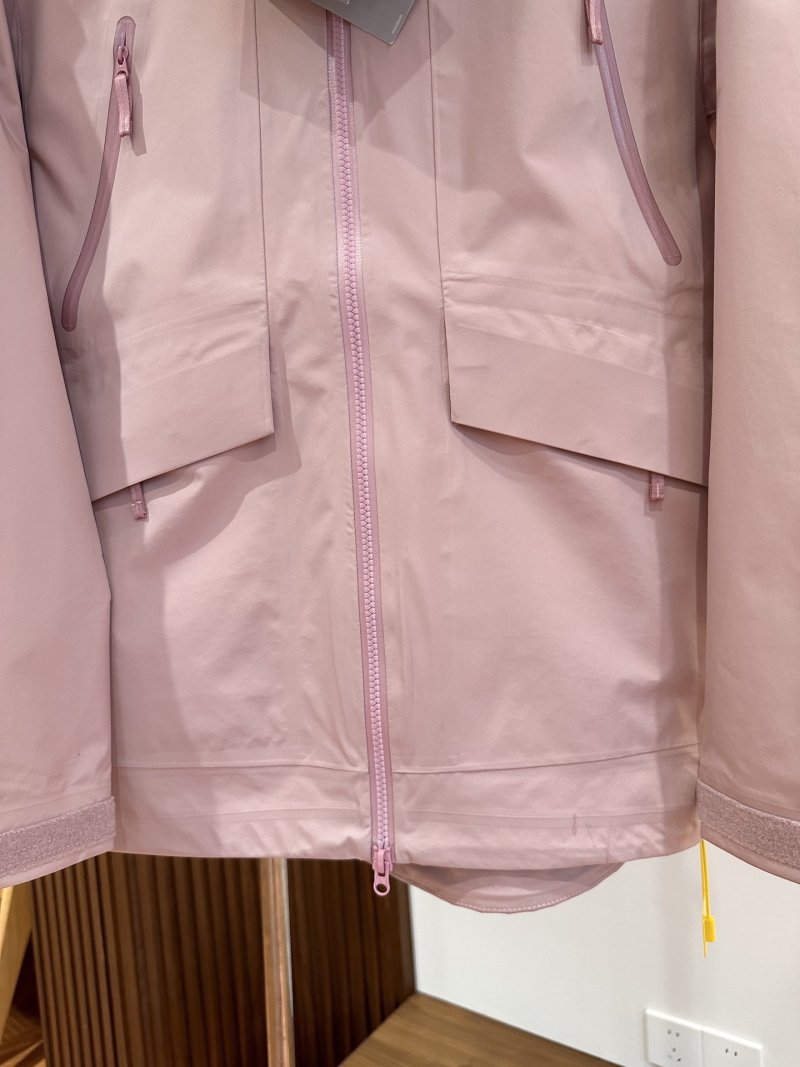 The North Face Shell Windbreaker Jacket Lavender view