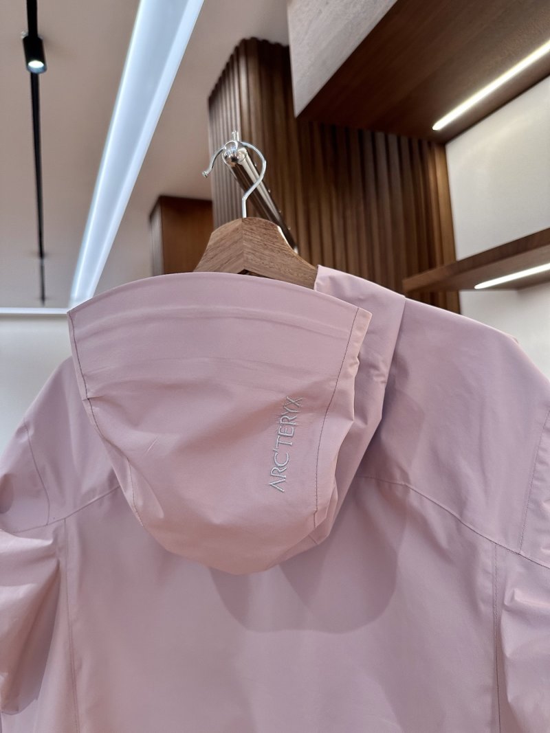 The North Face Shell Windbreaker Jacket Lavender view