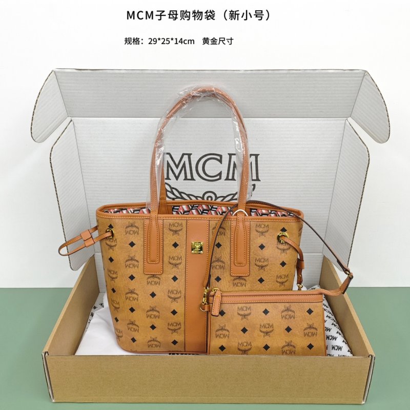 Gucci 1955 Horsebit Shoulder Bag Beige Monogram view
