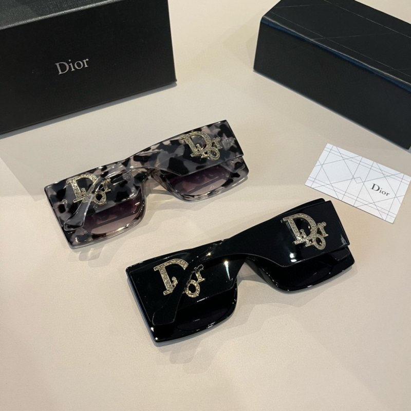 Dior Oversized Square Sunglasses - Tortoiseshell Brown view