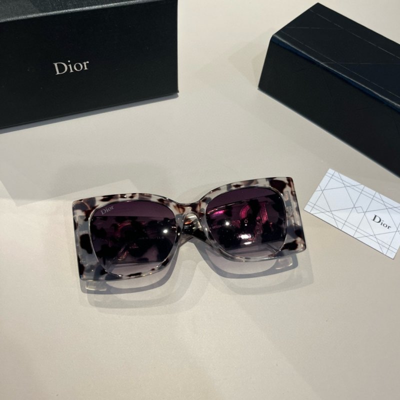 Dior Oversized Square Sunglasses - Tortoiseshell Brown view