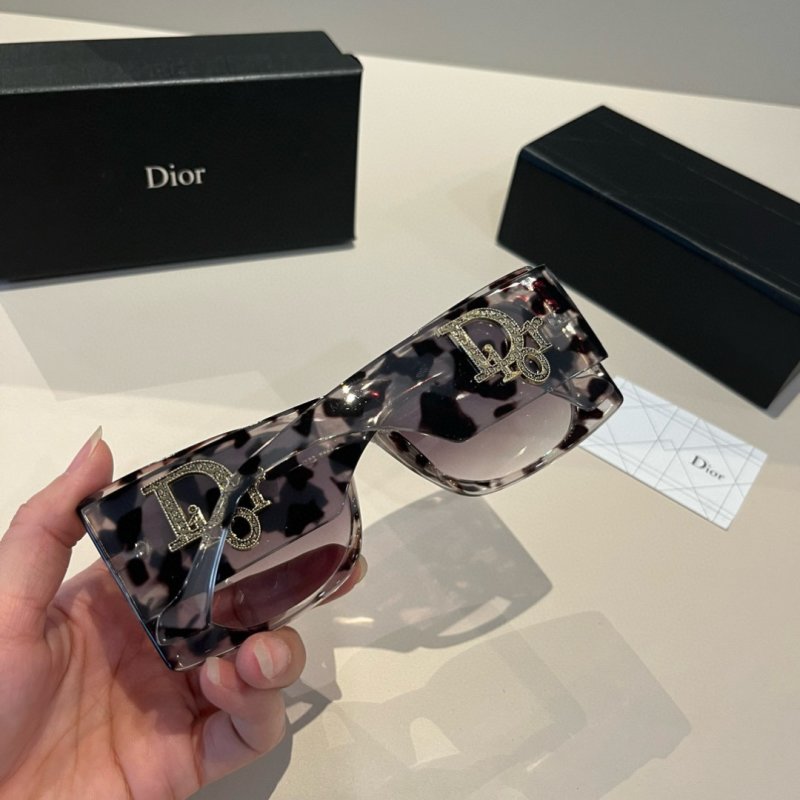 Dior Oversized Square Sunglasses - Tortoiseshell Brown view