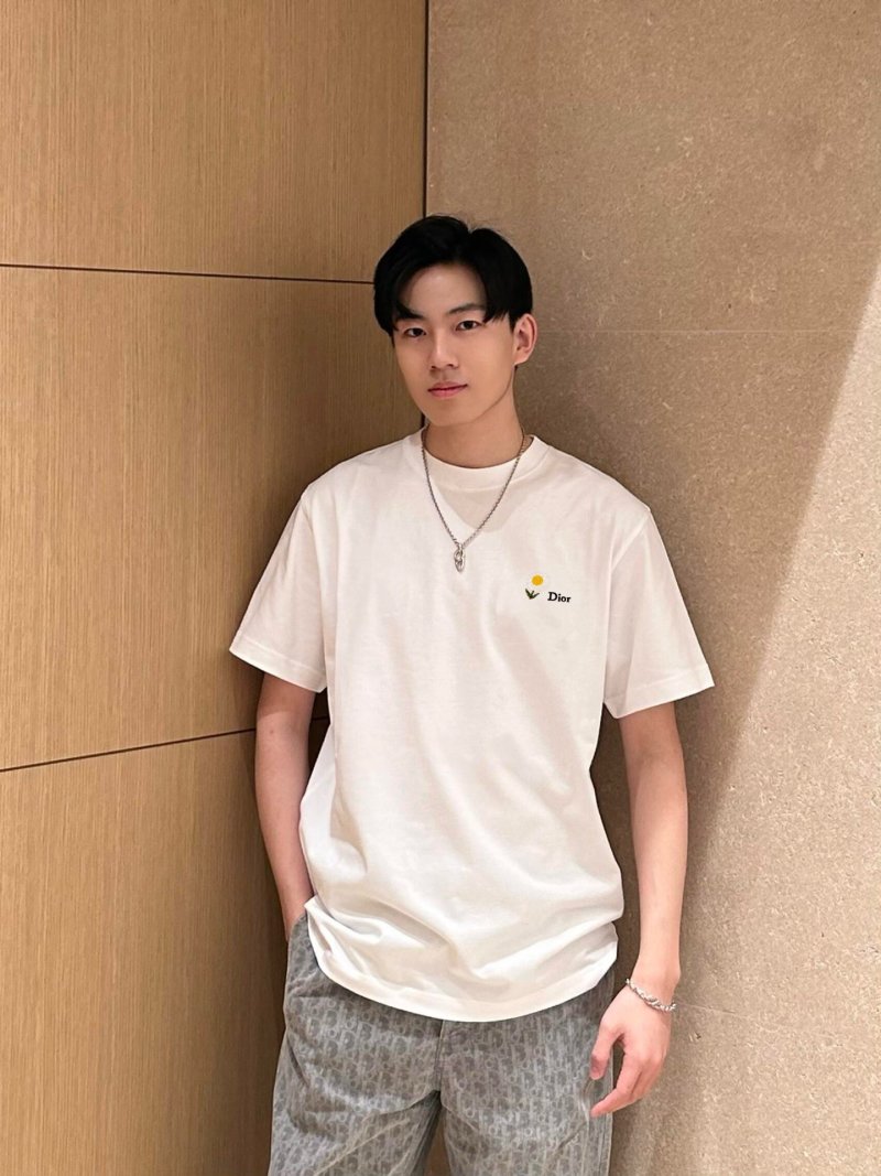 Dior Bee Logo White Short Sleeve T-Shirt view