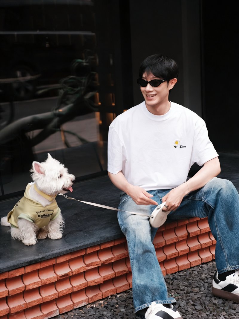 Dior Bee Logo White Short Sleeve T-Shirt view