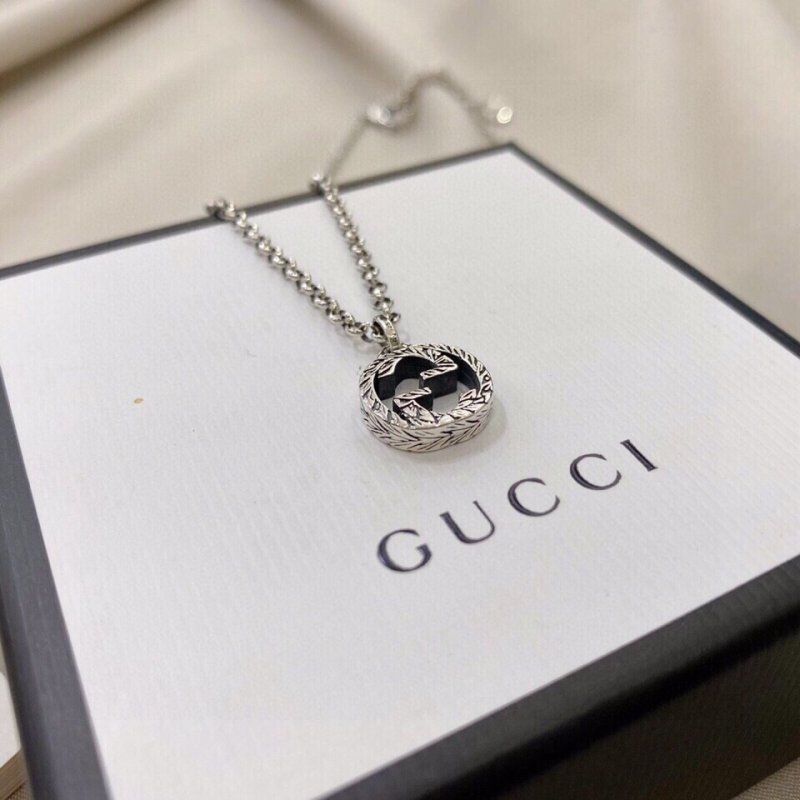 Gucci Interlocking GG Silver Chain Necklace view