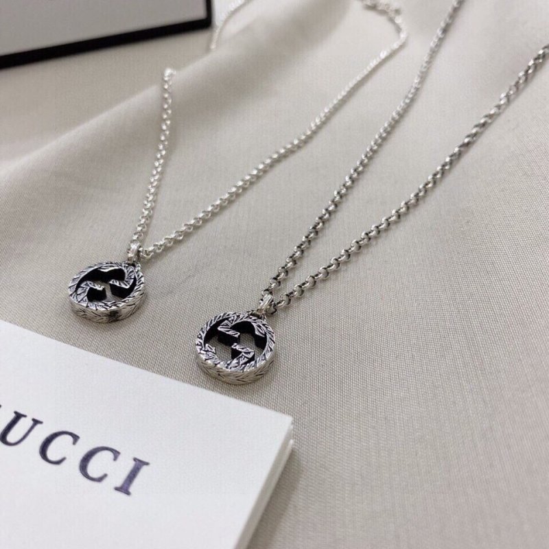Gucci Interlocking GG Silver Chain Necklace view