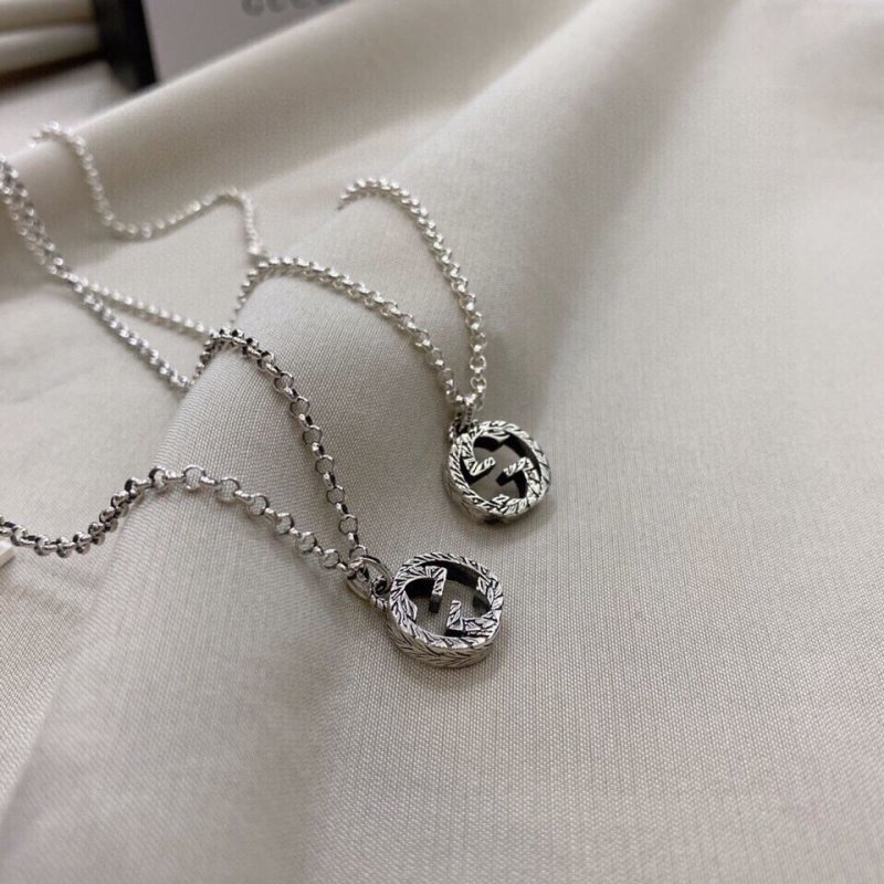 Gucci Interlocking GG Silver Chain Necklace view