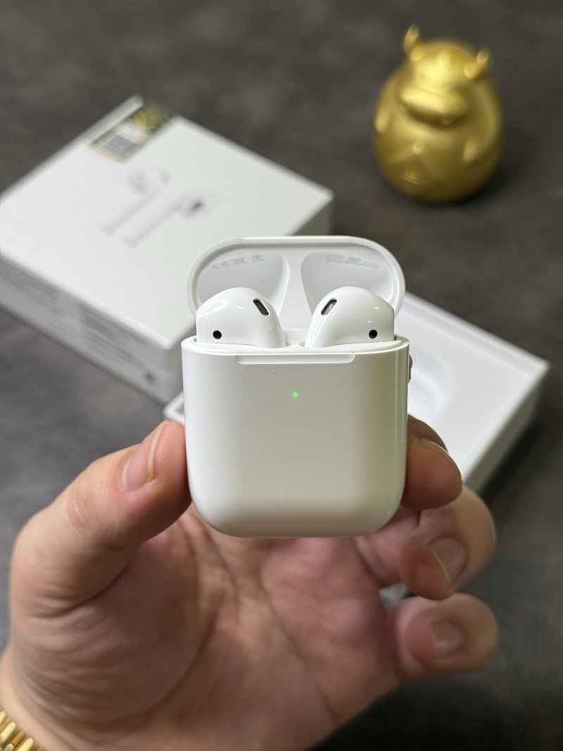 Apple AirPods 2nd Generation White Replica Earphones view