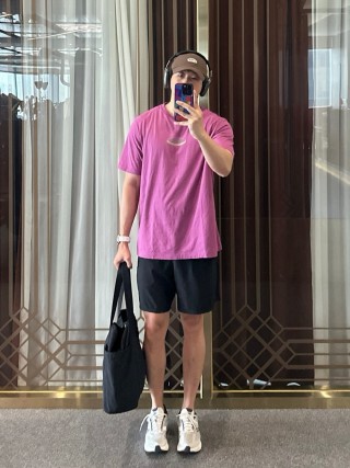 Pink Oversized Graphic Short Sleeve T-Shirt view 4