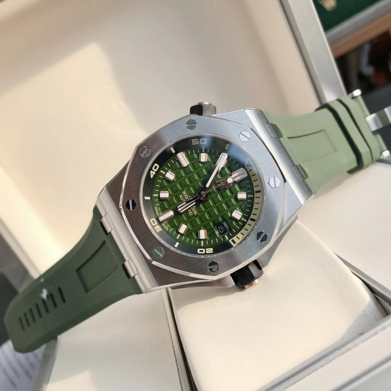 AP Royal Oak Offshore Diver Green Dial Automatic Watch 42mm view