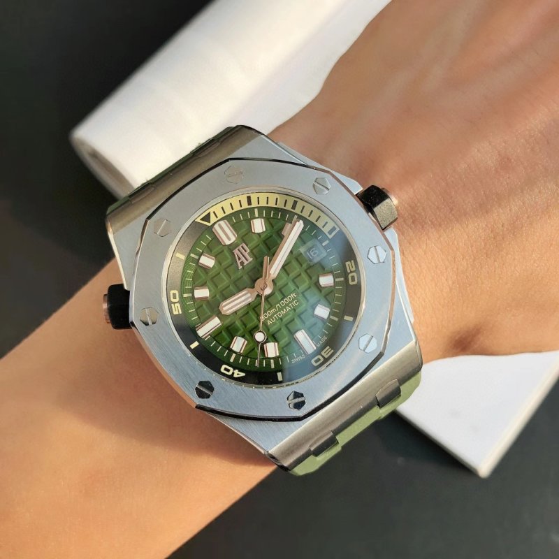 AP Royal Oak Offshore Diver Green Dial Automatic Watch 42mm view