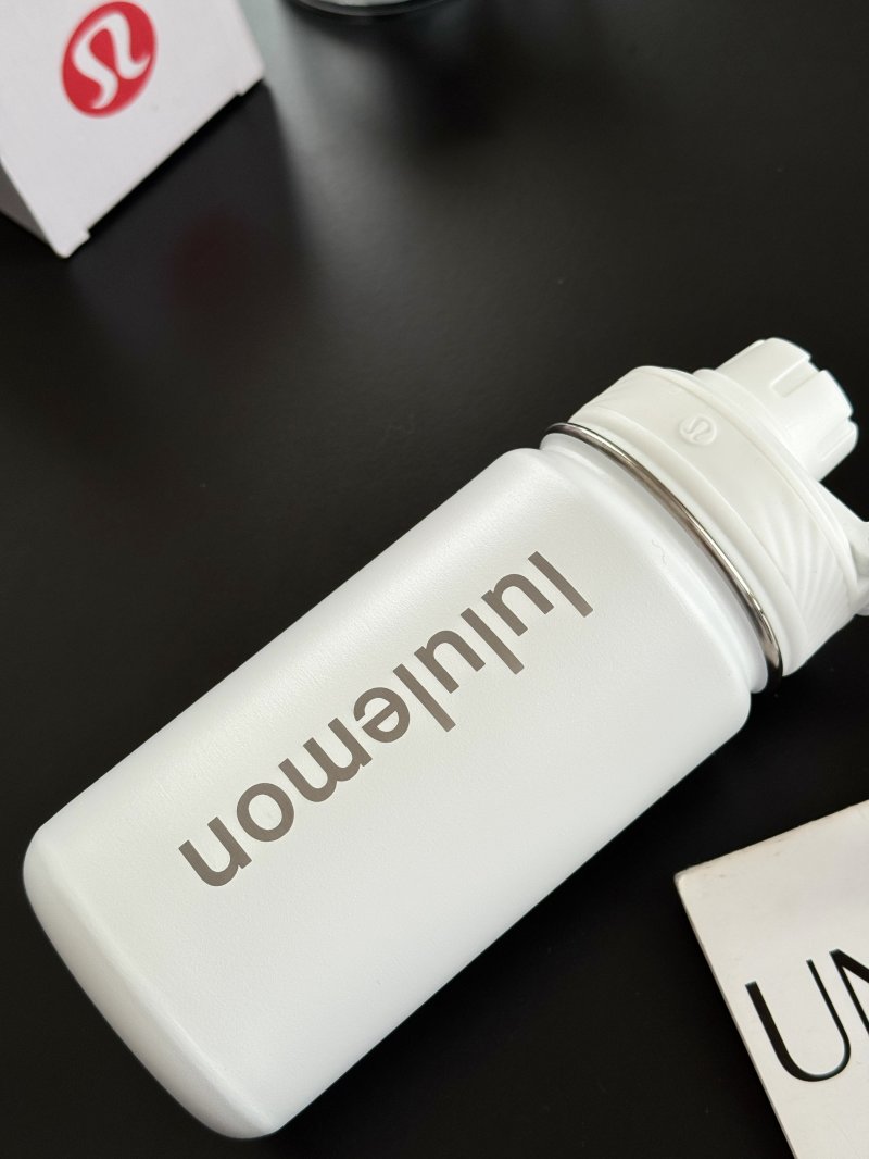 White Insulated Water Bottle with Handle 500ml view