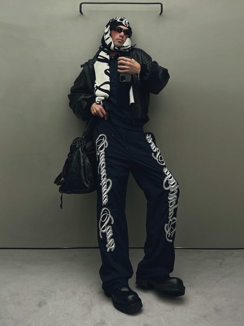 Black Wide-Leg Jeans with Ornamental White Side Print