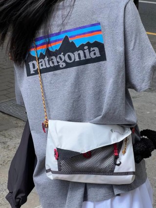Patagonia Logo T-Shirt Grey