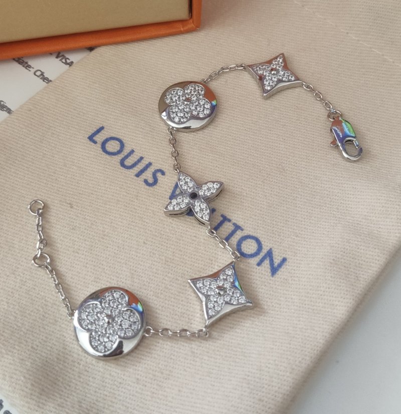 Louis Vuitton Floral Star Diamond Silver Bracelet view