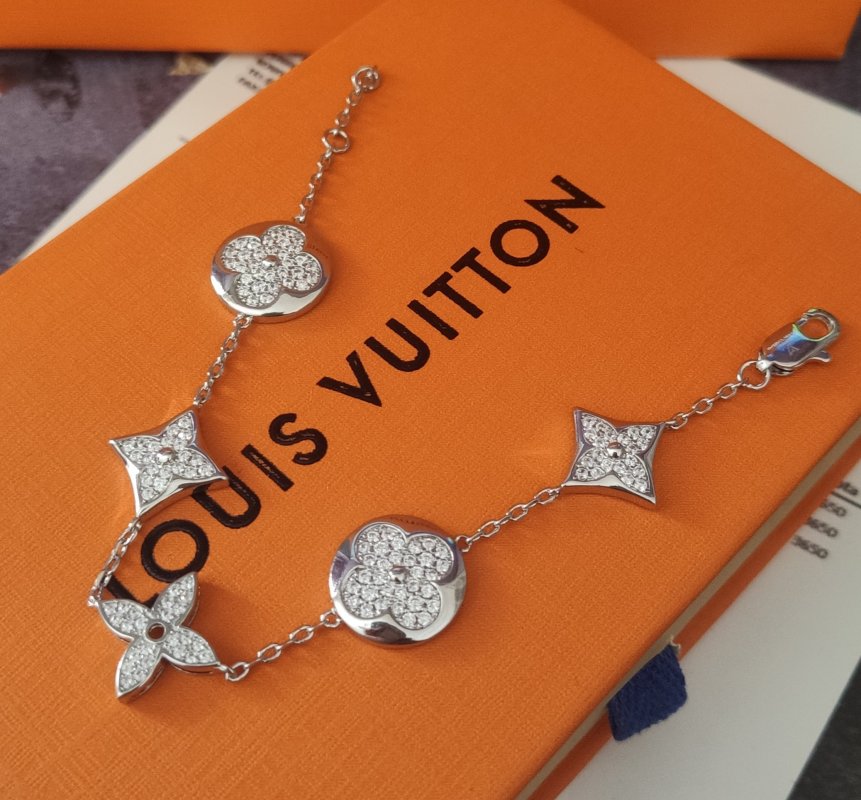 Louis Vuitton Floral Star Diamond Silver Bracelet view