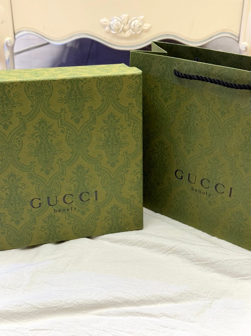 Gucci Blooms Floral Gift Set - Fragrance, Comb & Lipstick
