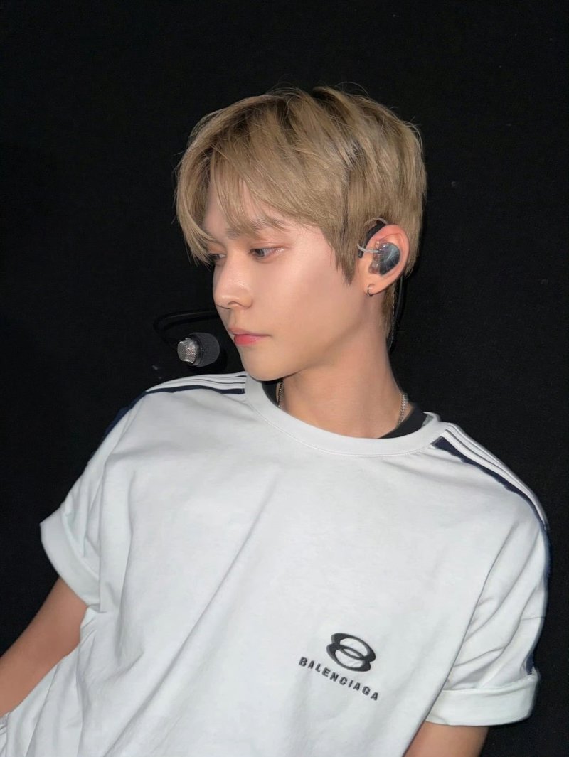 Balenciaga Unity Sports Icon Dual Stripe White T-Shirt view