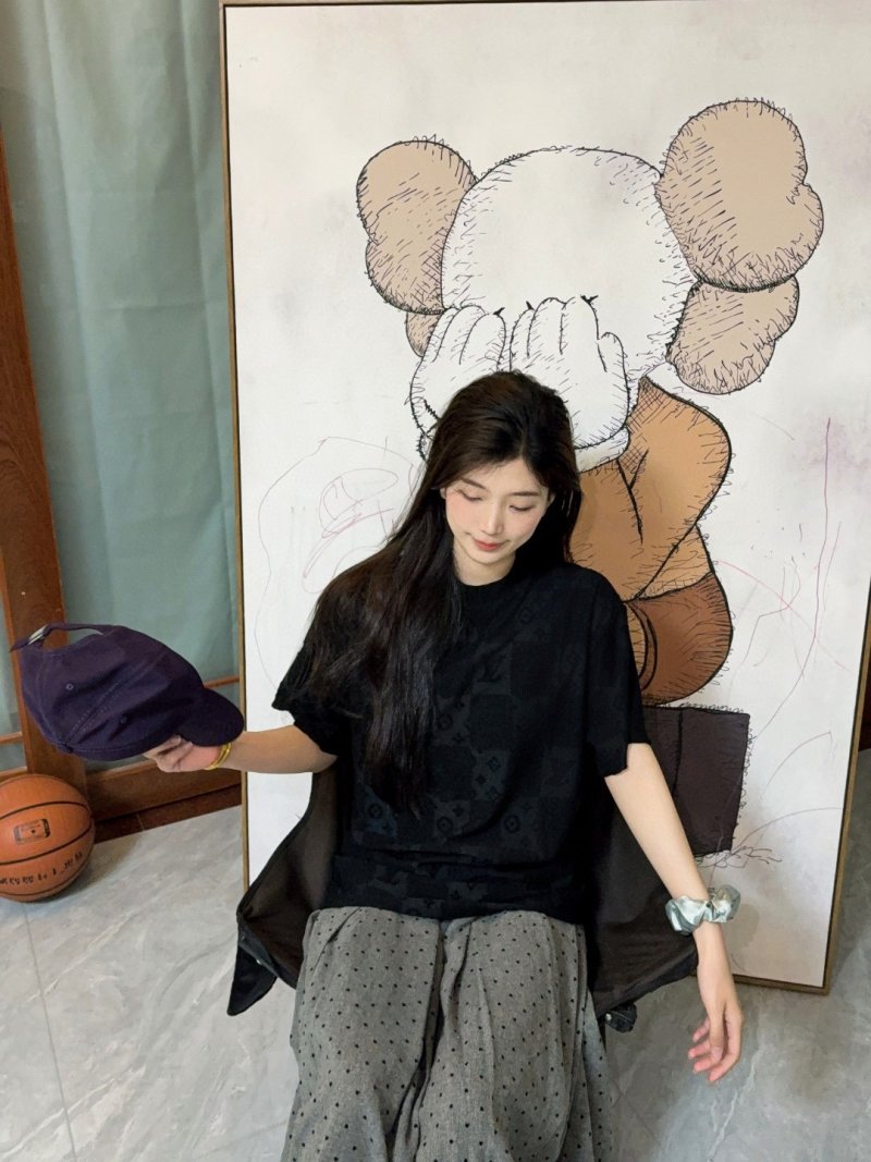 Louis Vuitton Monogram Black T-Shirt view