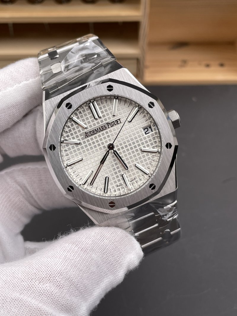 Audemars Piguet Royal Oak 41mm White Dial Steel Watch view