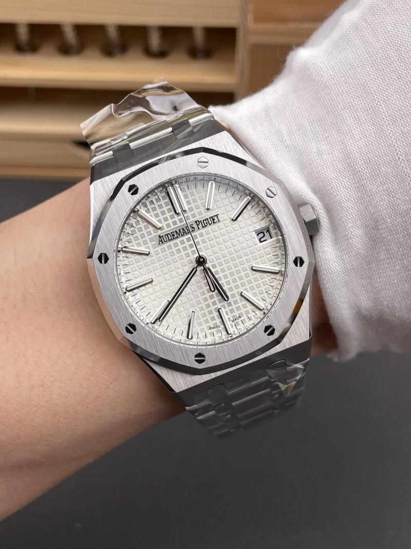 Audemars Piguet Royal Oak 41mm White Dial Steel Watch view