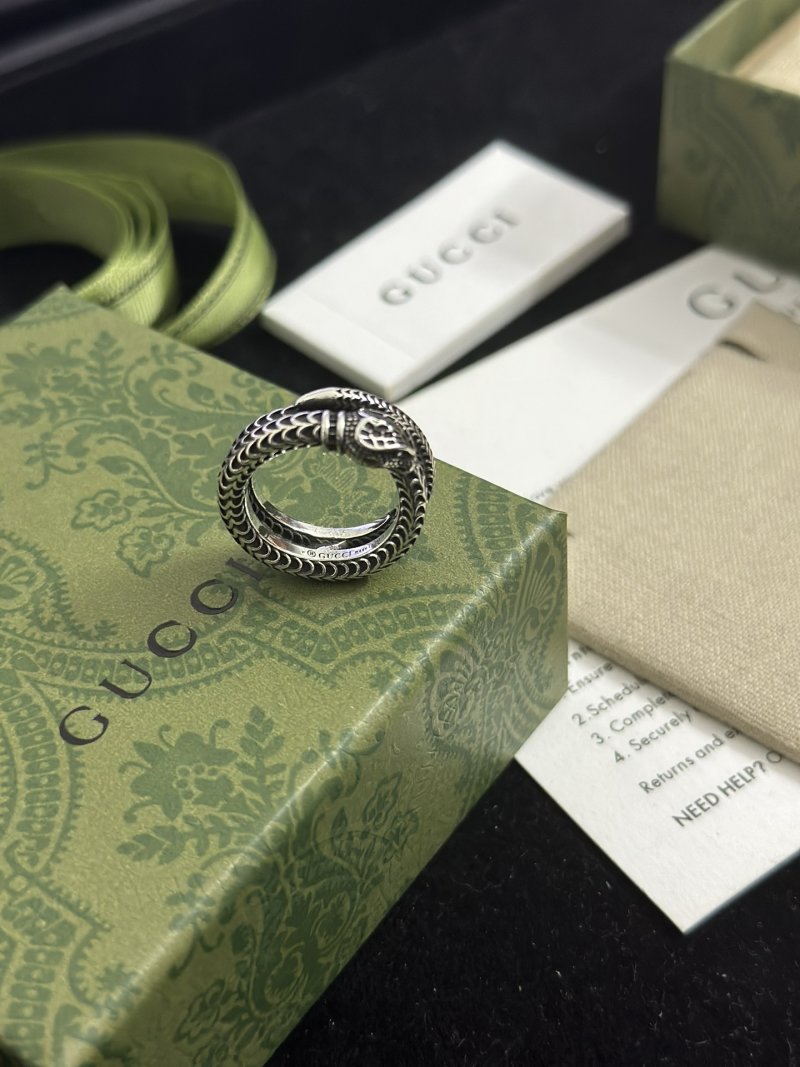Gucci Snake Sterling Silver Ring - Silver view
