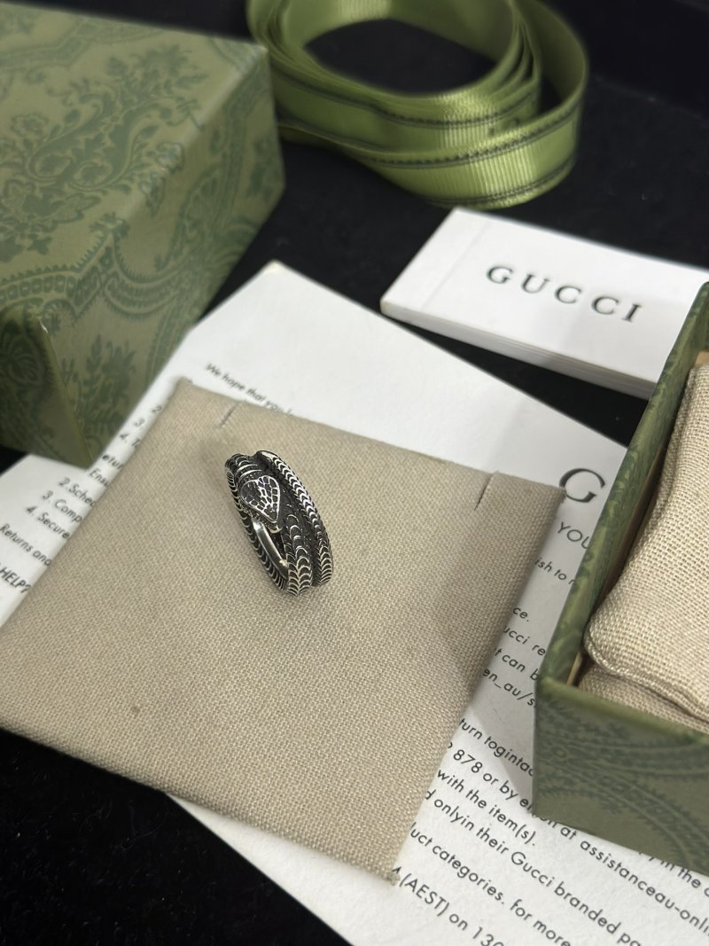 Gucci Snake Sterling Silver Ring - Silver view