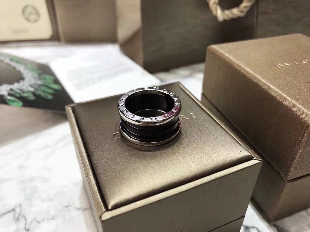 Bulgari B.Zero1 Silver Ceramic Ring view