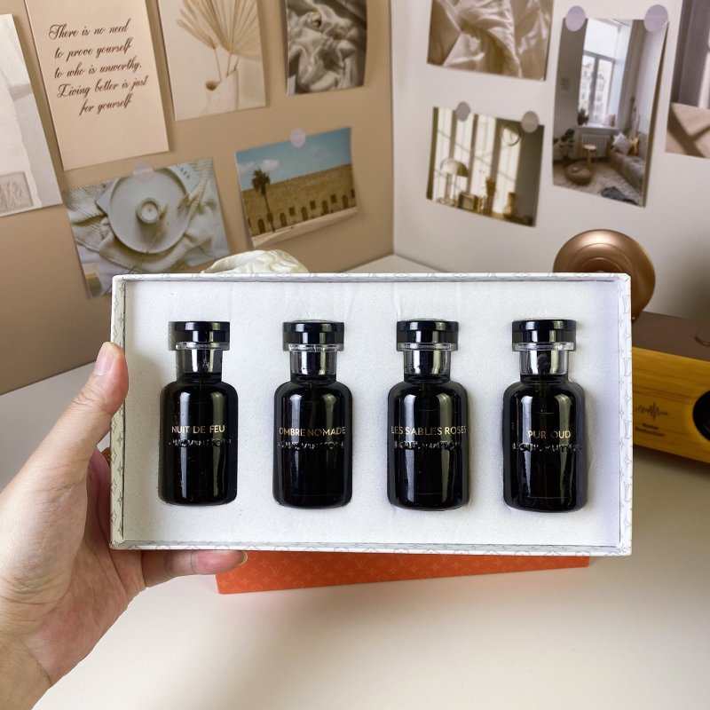 Louis Vuitton Black Bottle Limited Edition 4-Piece Fragrance Set 30ml view
