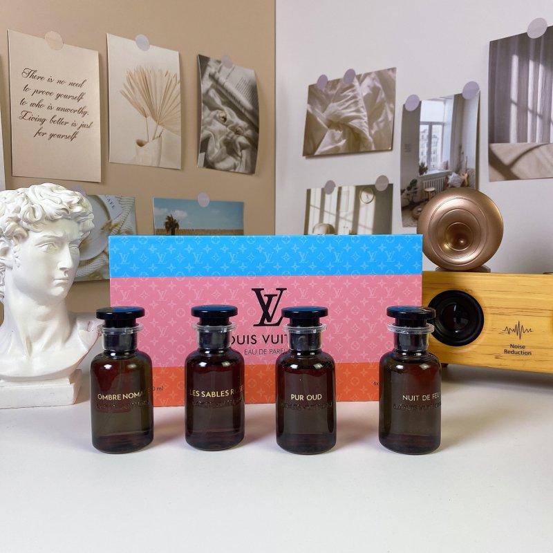 Louis Vuitton Black Bottle Limited Edition 4-Piece Fragrance Set 30ml view
