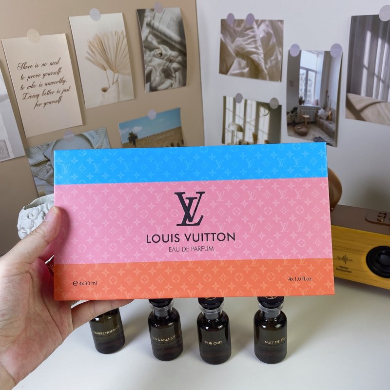 Louis Vuitton Black Bottle Limited Edition 4-Piece Fragrance Set 30ml view