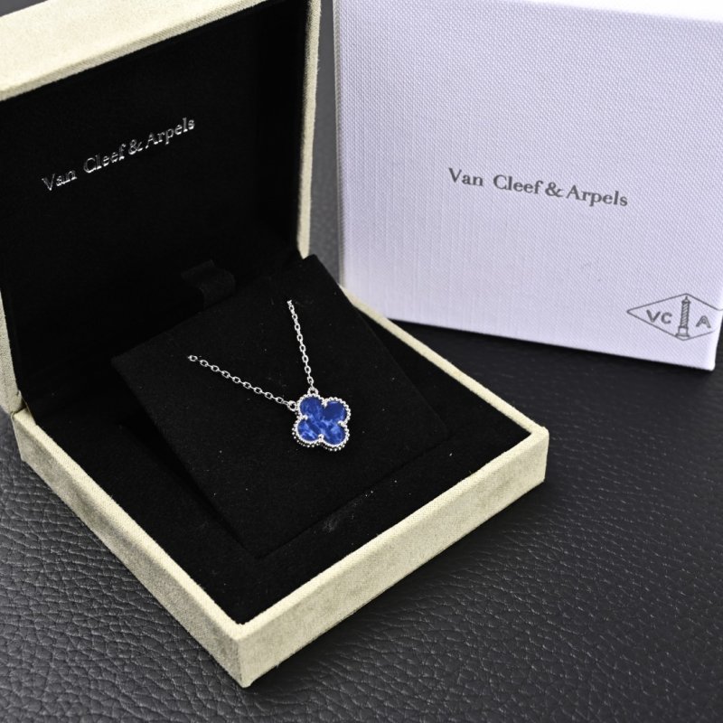 Van Cleef & Arpels Clover Pendant Necklace - Blue view