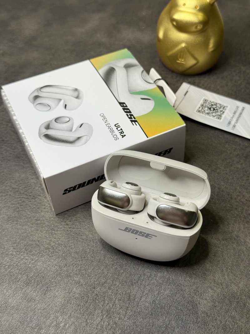 Bose Ultra Open-Ear Clip Wireless Earbuds White