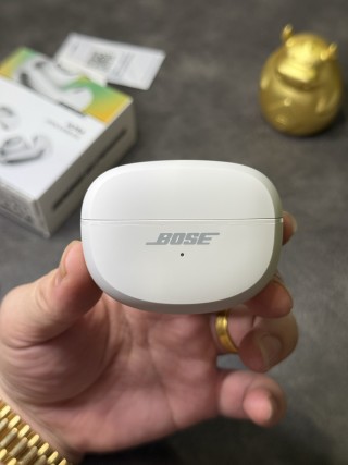 Bose Ultra Open-Ear Clip Wireless Earbuds White view 6